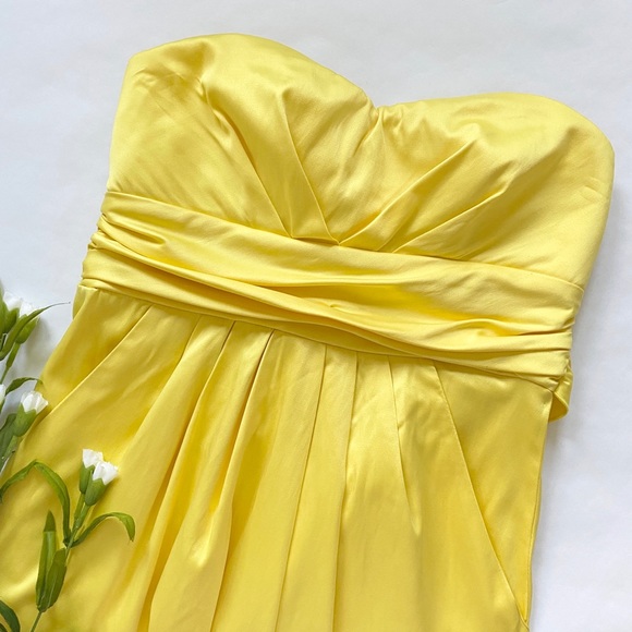 Alyn Paige Dresses & Skirts - Alyn Paige Strapless Sweetheart Mini Dress Yellow